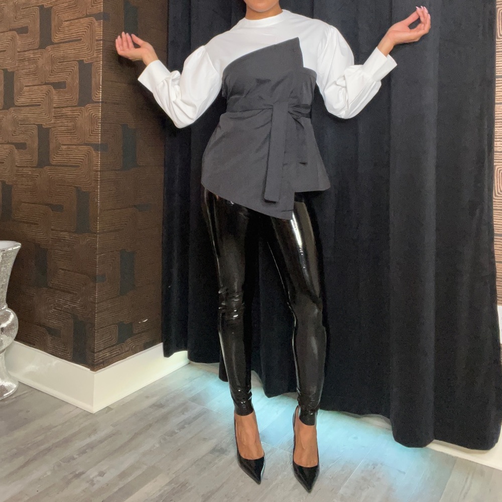 Dana Color-block Top w/ Belt